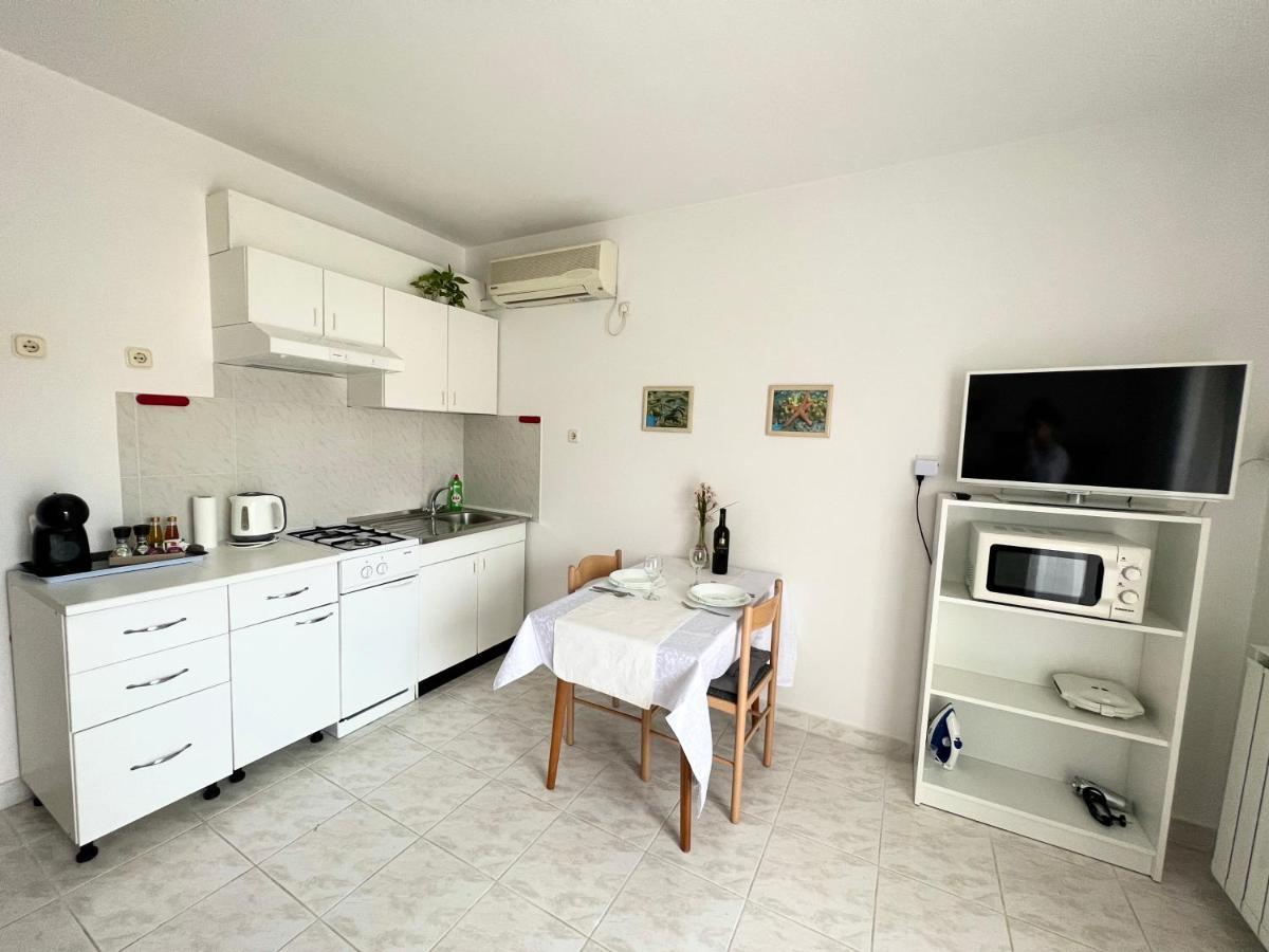 רוביני Martin Apartments מראה חיצוני תמונה