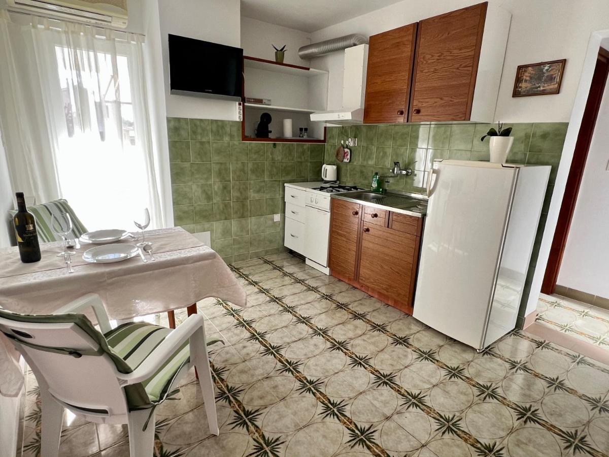 רוביני Martin Apartments מראה חיצוני תמונה