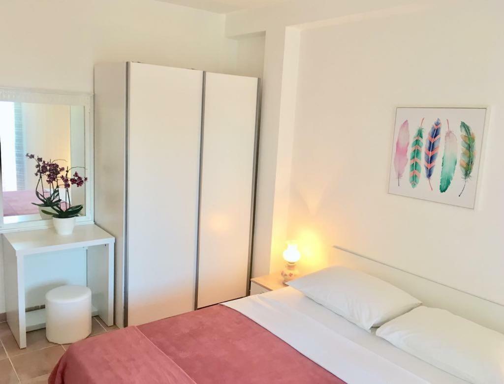רוביני Martin Apartments מראה חיצוני תמונה